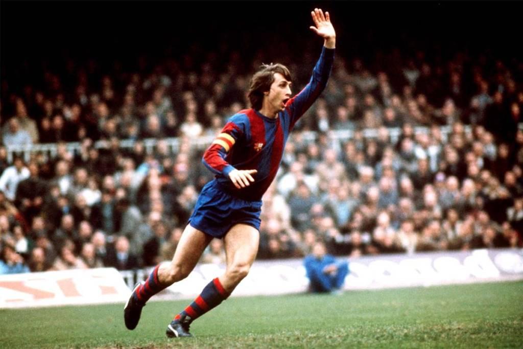 Imagem mostra johan cruyff no barcelona