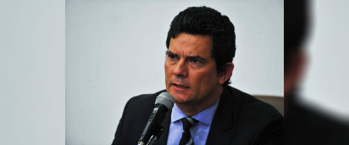 Governo bolsonaro: sérgio moro com microfone