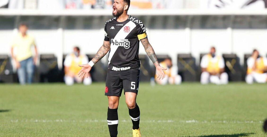 "Pra cego ler": Na imagem temos o jogador Leandro Castan do Vasco