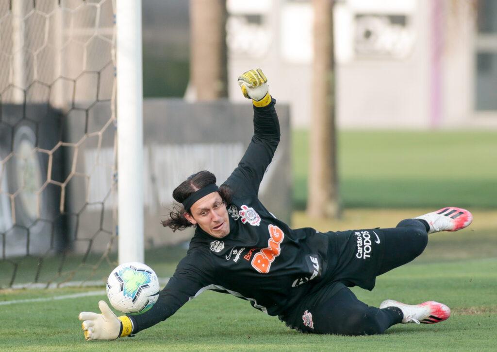 Cássio faz defesa em treino do corinthians está quarta-feira (9)