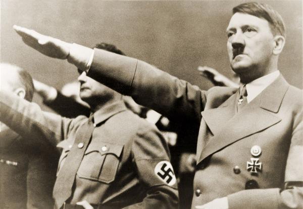 Foto mostra adolf hitler