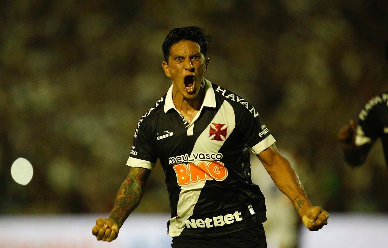 Germán cano comemora gol pelo vasco