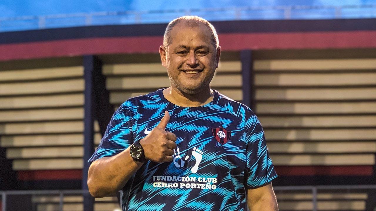 Arce está entre os cotados para ser o novo técnico do palmeiras