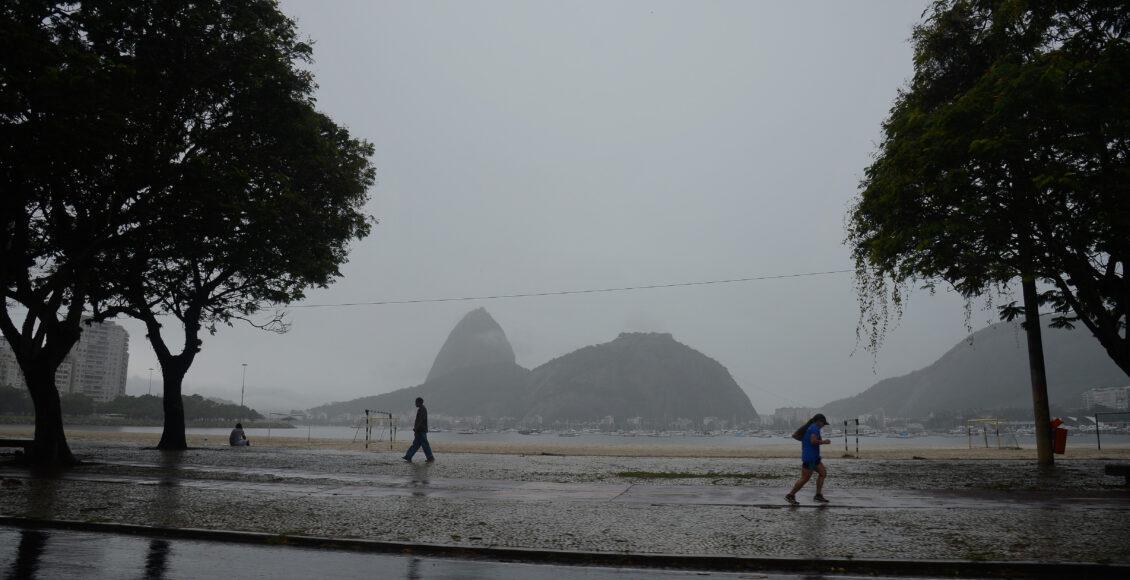 Previsão do tempo aponta chuva para SP e boa parte do País, como nas praias cariocas. Foto: Fernando Frazão/Agência Brasil