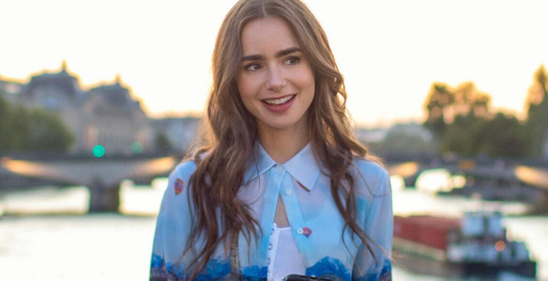 Lily Collins no papel de Emily