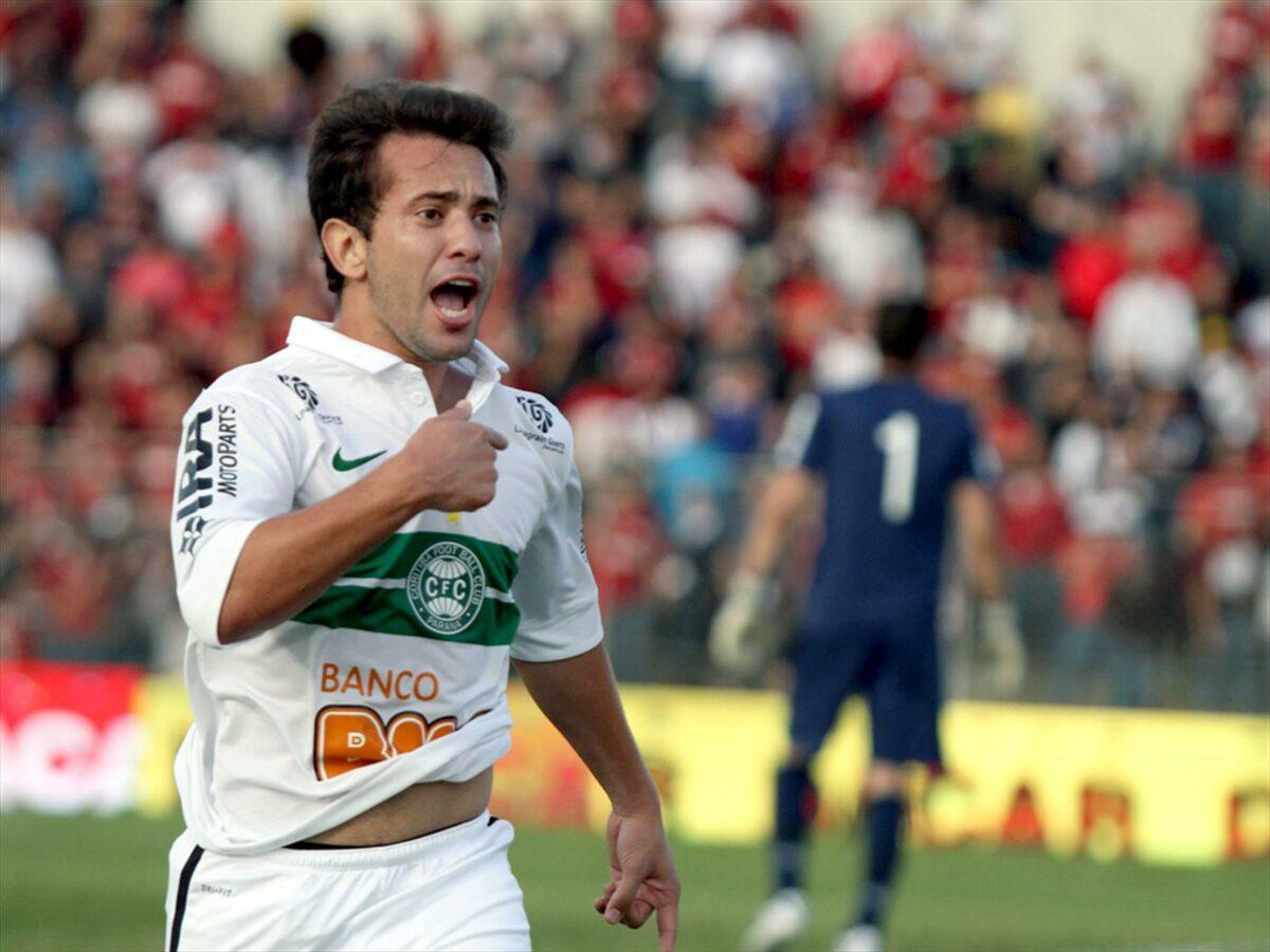 Atualmente craque do flamengo, everton ribeiro era uma das estrelas do coritiba de 2012