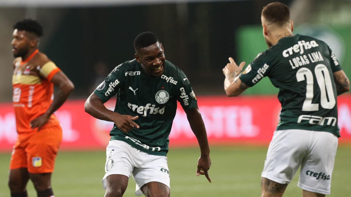 Na soma dos placares, palmeiras goleou delfín por 8 a 1