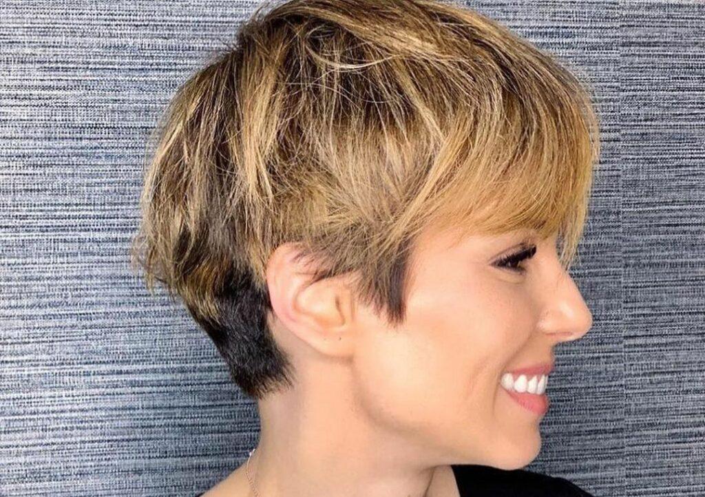 Na imagem a apresentadora ana furtado com cabelo pixie cut