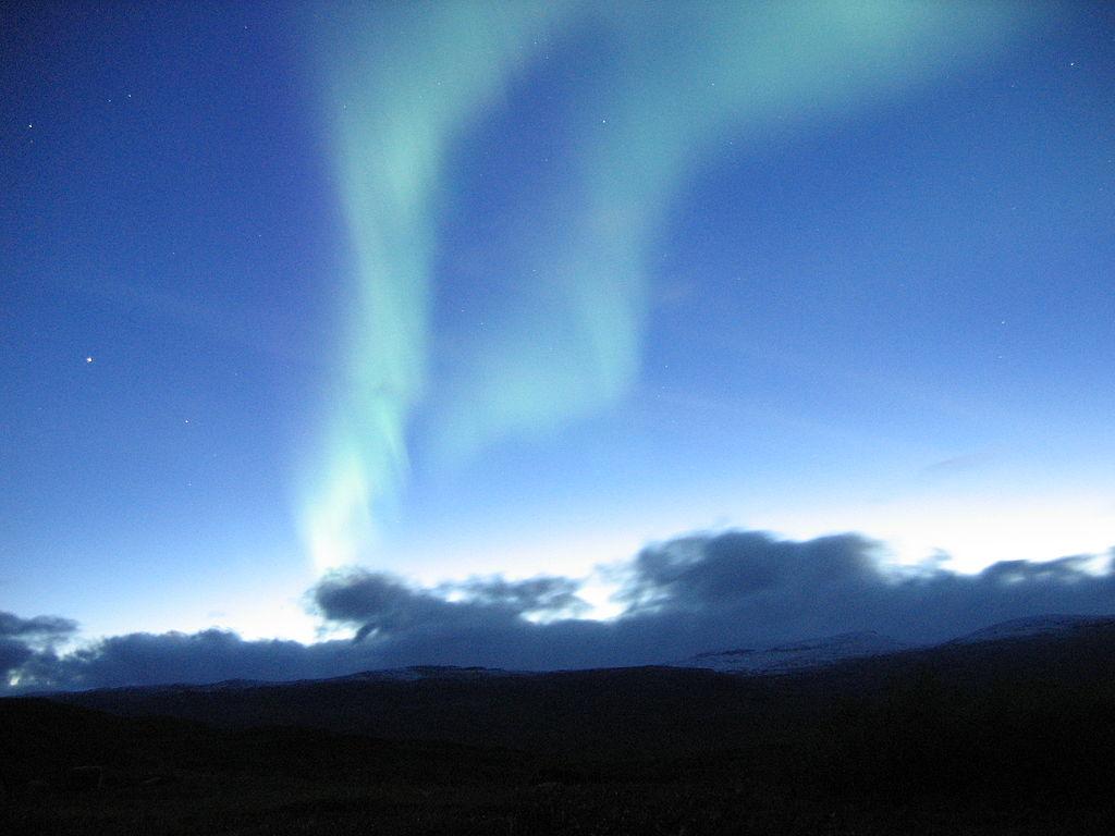 Aurora boreal na suécia. Fonte: wikipédia