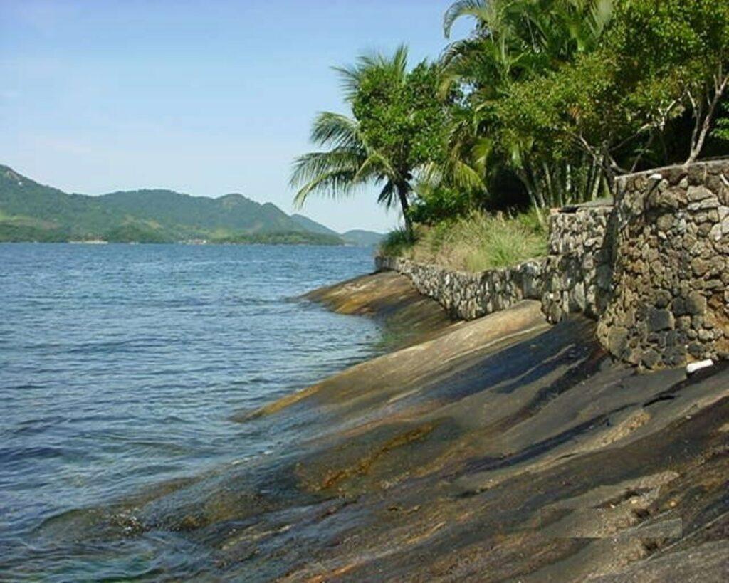 Ilha comprida, na região de angra dos reis