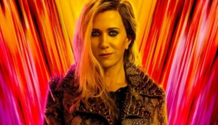 Kristen wiig é a responsável por encarnar a vilã mulher leopardo em mulher-maravilha. Fonte: warner bros.