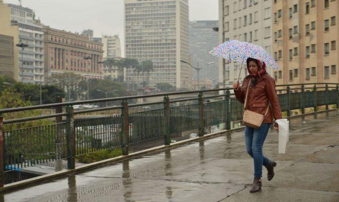 Previsão do Tempo: Natal será de chuva nas principais capitais do país