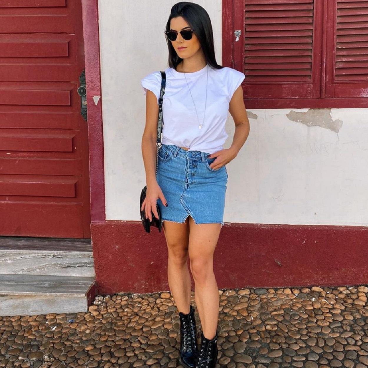 Muscle tee com jeans