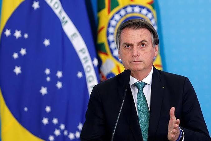 Planalto impõe sigilo de até 100 anos a cartão de vacinação de Bolsonaro