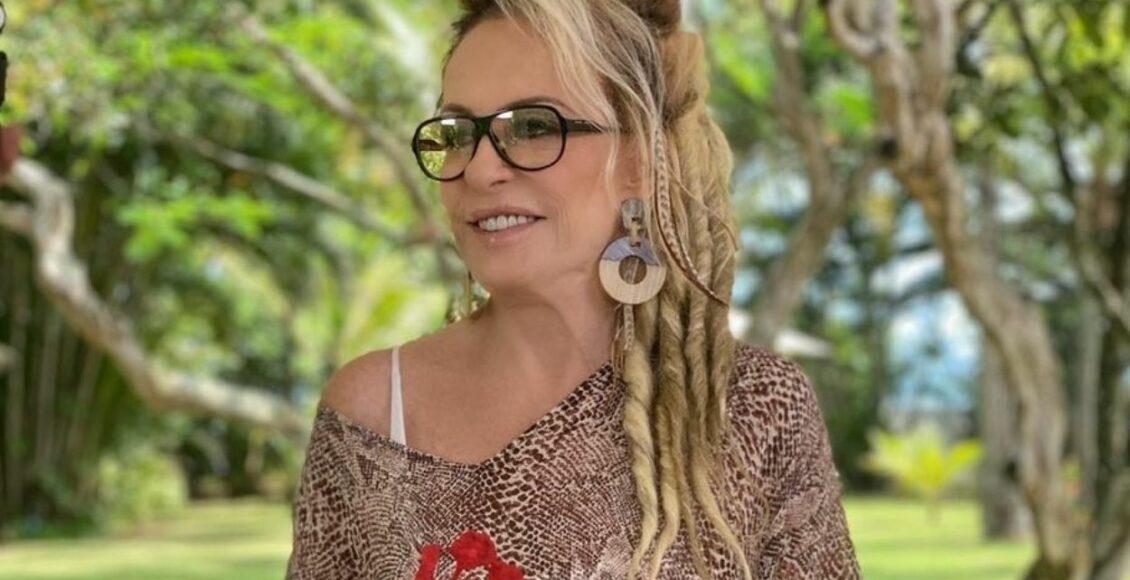 Imagem mostra Ana Maria Braga com dreads