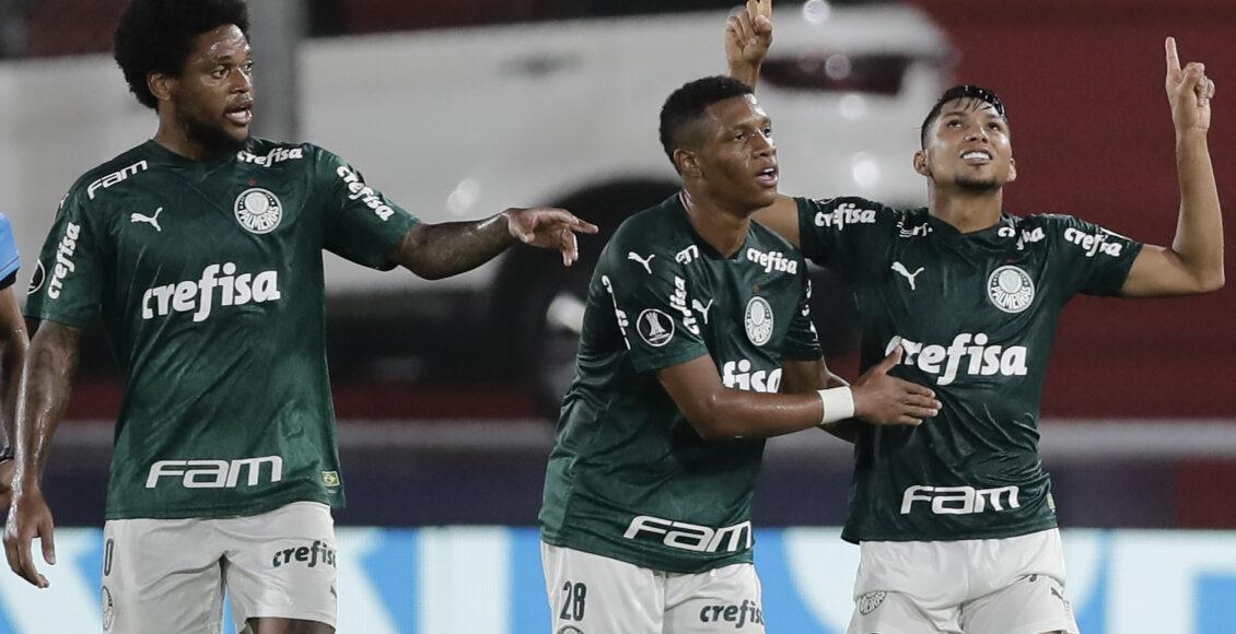 Palmeiras vence River Plate e segue invicto na Libertadores