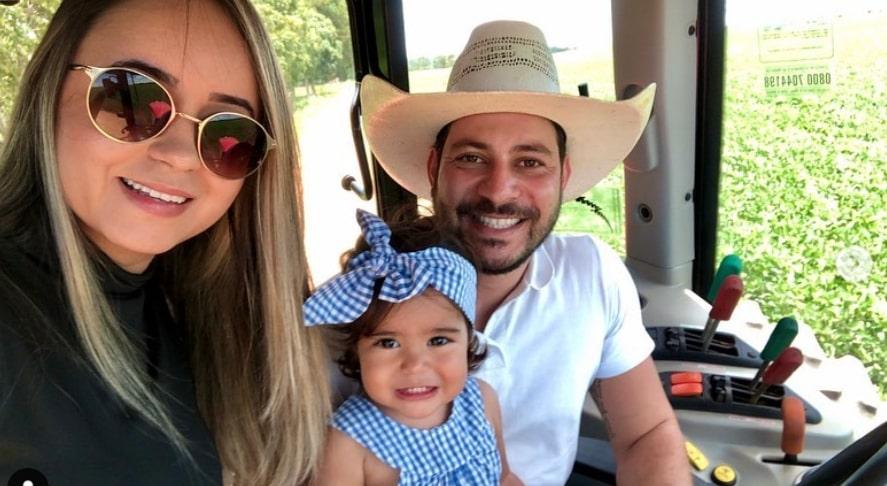 Caio, esposa e filha