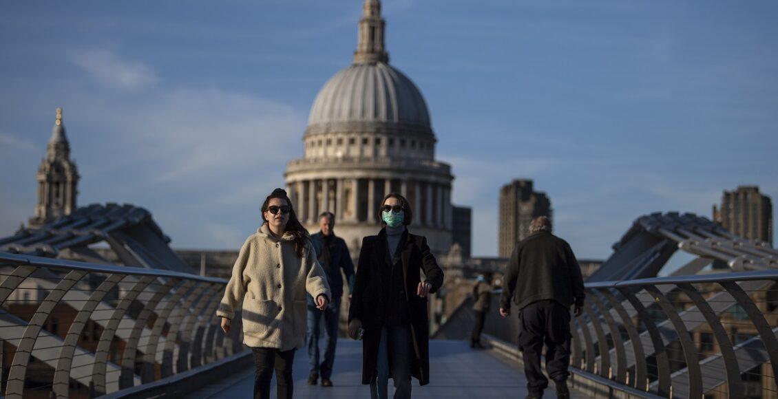 pessoas em Londres têm covid-19