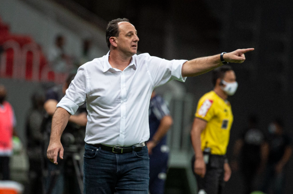 Embora tenha o trabalho contestado, rogério pode ser campeão brasileiro com o flamengo