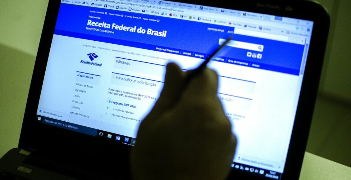 Foto mostra tela da página da internet do Imposto da Renda, da Receita Federal.