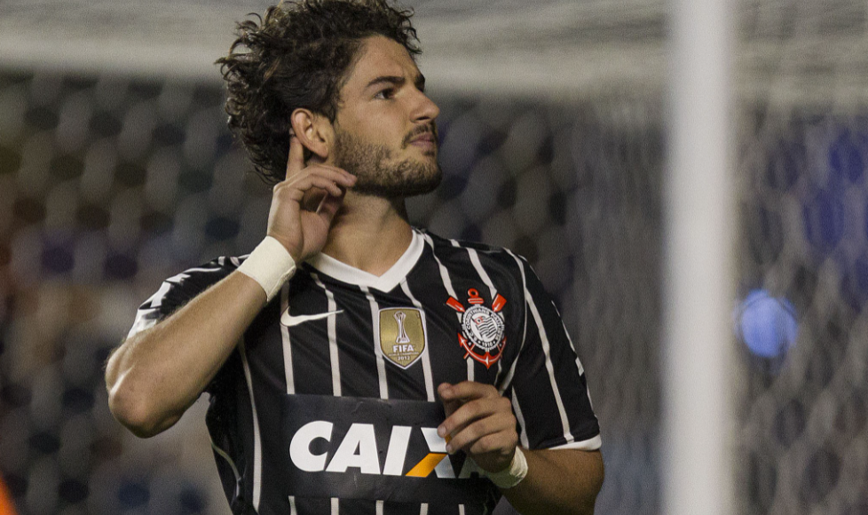 Se tem um atacante que o torcedor corintiano não sente falta, este atleta é Alexandre Pato