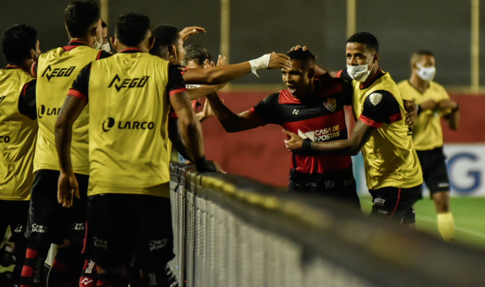 Veja como assistir jogo do Vitória diante do 4 de Julho