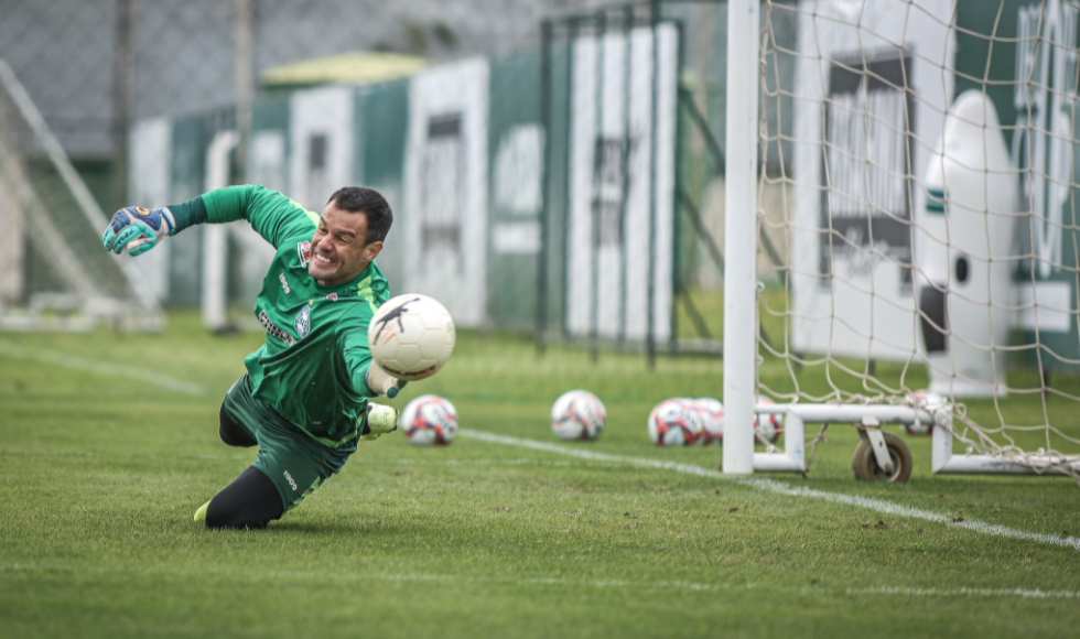 Saiba coo assistir ao vivo jogo do Coritiba e Vitória