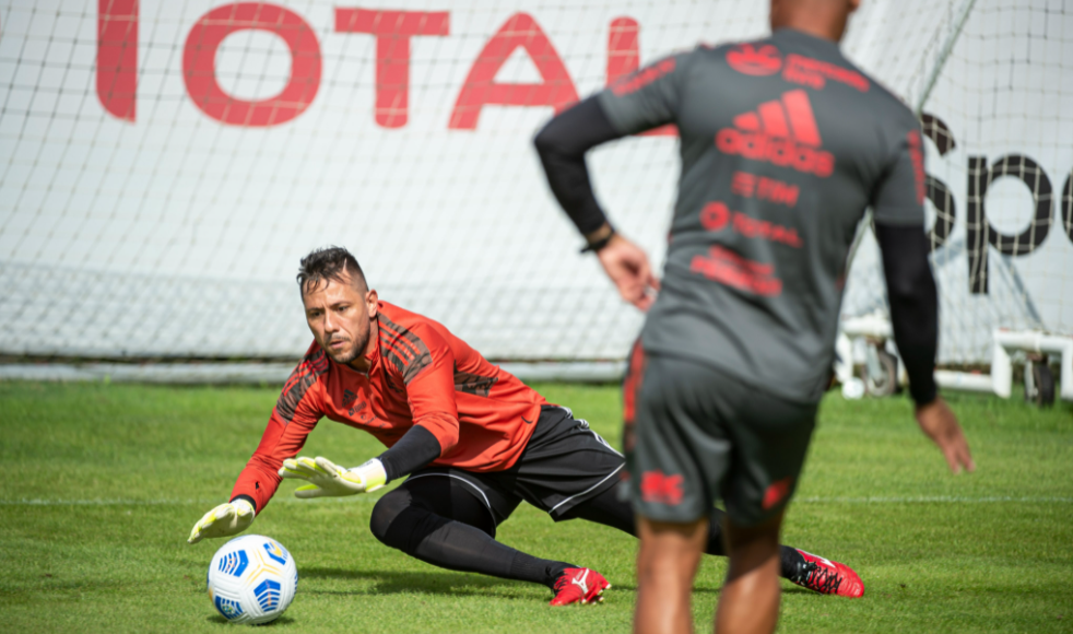 Veja como assistir ao vivo jogo do Flamengo hoje, contra o Coritiba