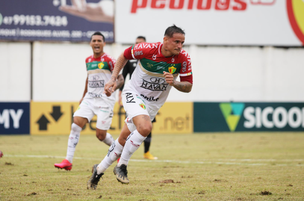 Dos seis gols do brusque até então, edu marcou quatro