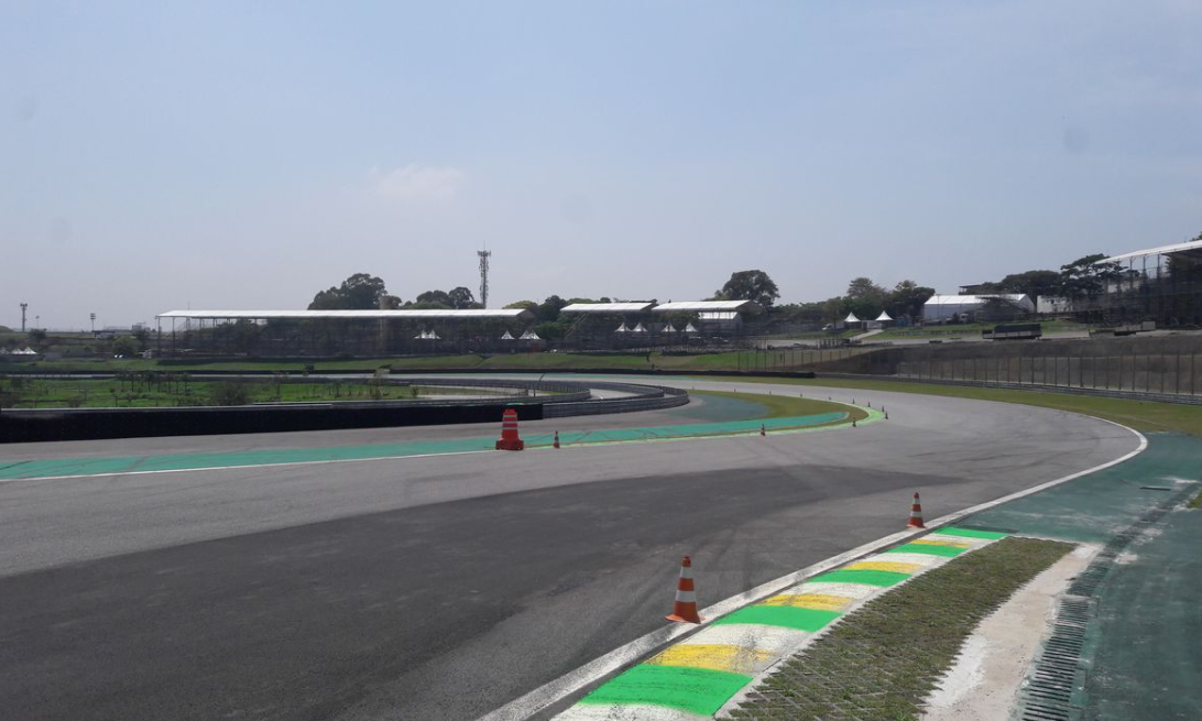 Autódromo de interlagos tem capacidade para receber 70 mil espectadores