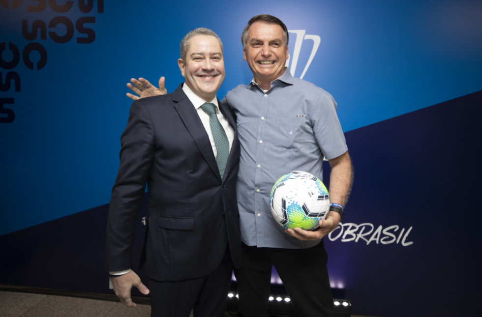 Rogério caboclo ao lado de jair bolsonaro