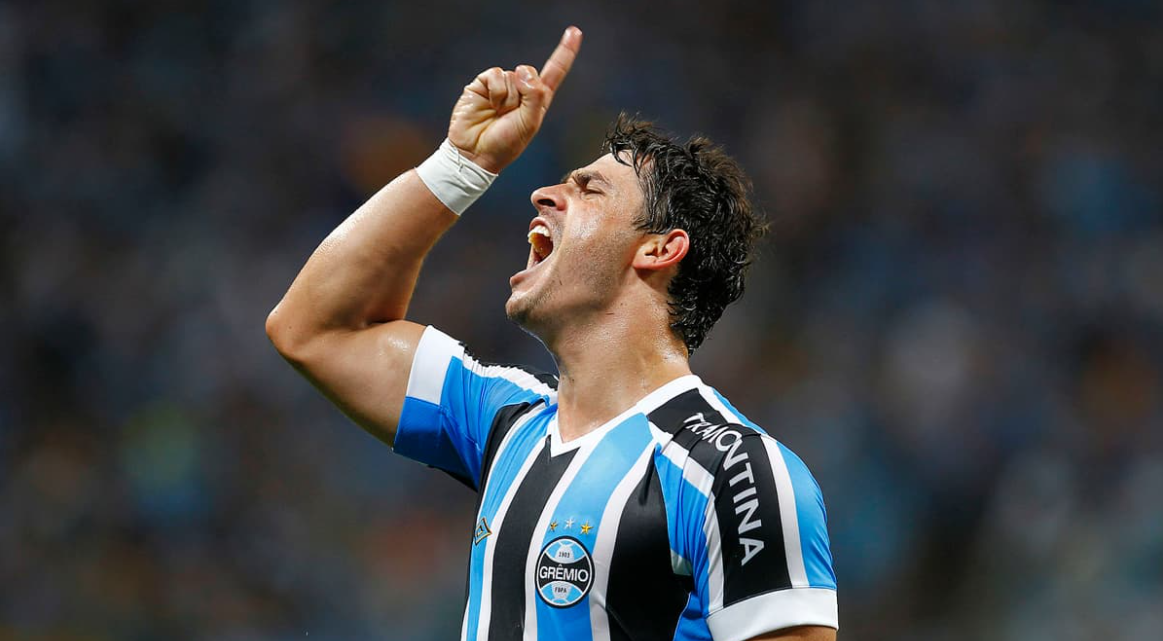 Meia atuou pelo grêmio de 2014 a 2016