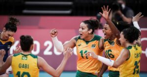 Qual foi o resultado do jogo de vôlei entre Brasil e Estados Unidos?