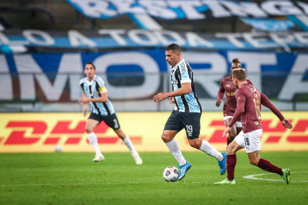 Grêmio perdeu em casa por 2 a 1 e caiu nas oitavas de final da sul-americana