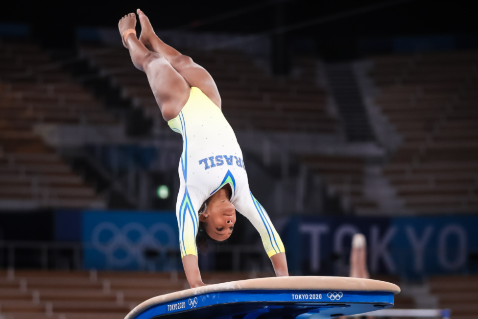 Salto de rebeca nas olimpíadas garantiu o primeiro ouro da ginástica brasileira feminina nos jogos olímpicos