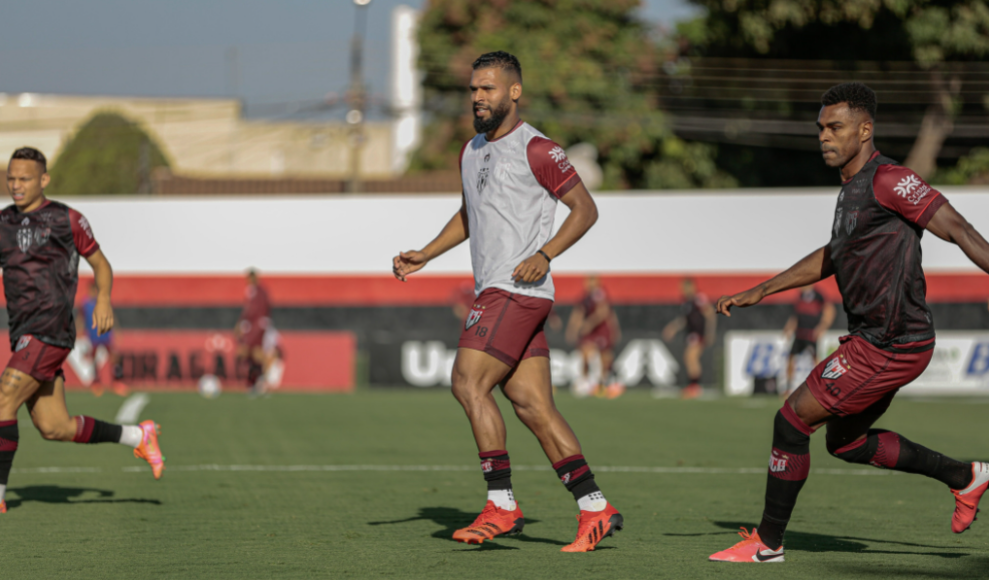 Atlético GO x Chapecoense se enfrentam em jogo com transmissão ao vivo na tv fechada