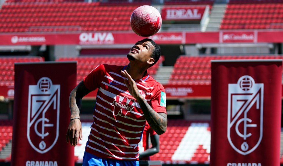 Kenedy é a nova contratação do Flamengo por empréstimo