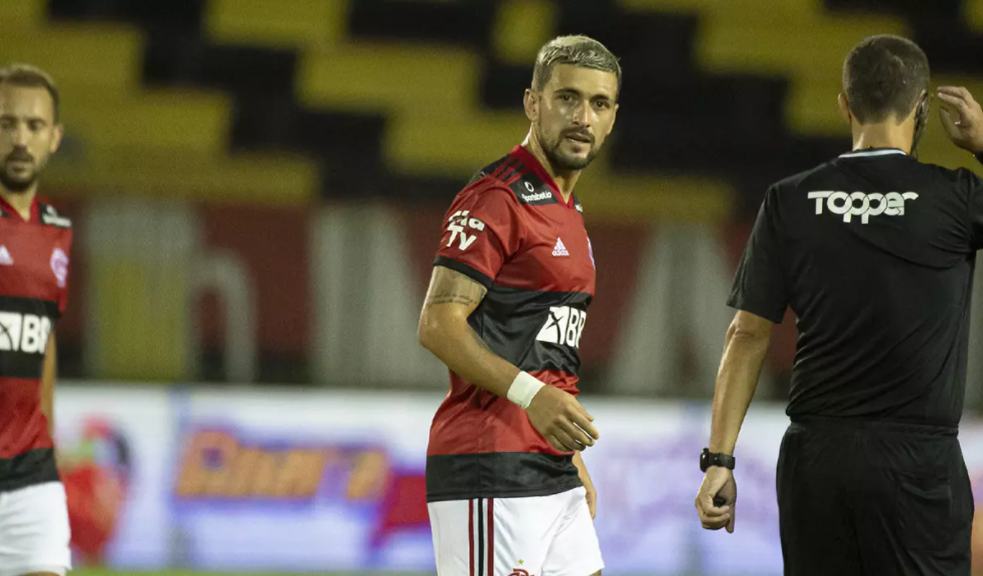 Arrascaeta possui vínculo atual com o flamengo até dezembro de 2023