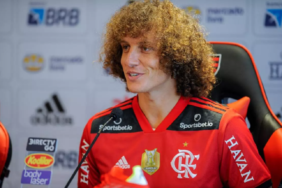 David luiz foi apresentado no flamengo e a data de quando deve estrear será dia 22