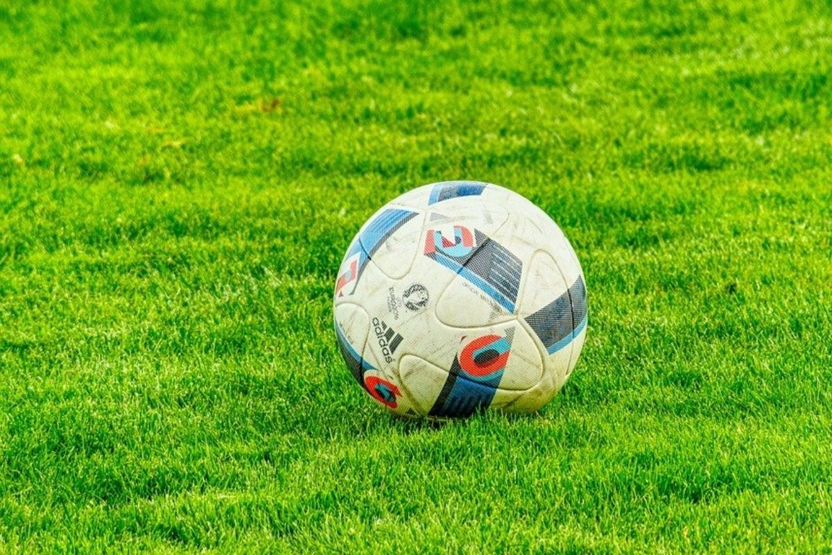 Jogos de hoje: confira partidas de futebol deste domingo (26)
