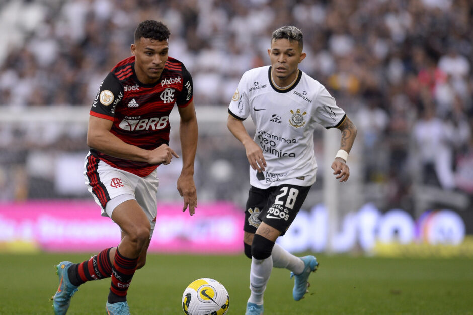 Quantas vezes o Flamengo ganhou do Corinthians