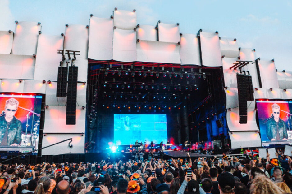 Lockers Rock in Rio