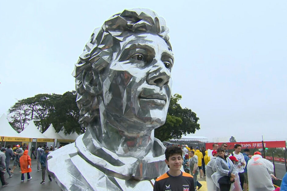 Estátua da Ayrton Senna em Interlagos