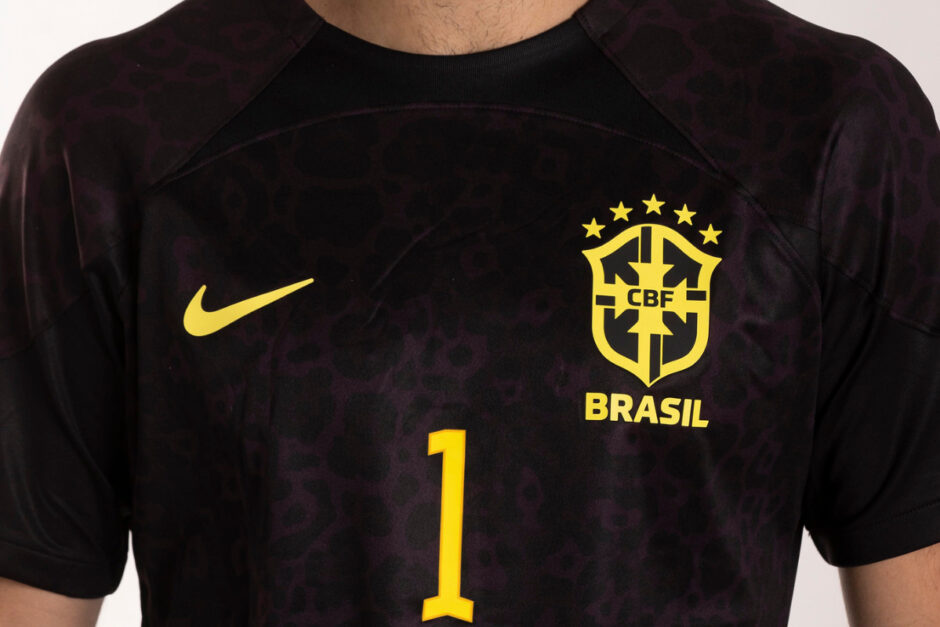 Veja o uniforme preto da Seleção Brasileira em jogo na Espanha