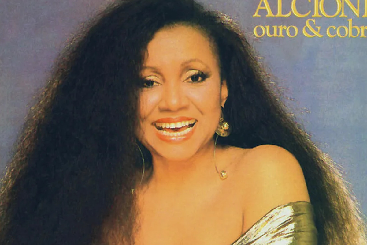 Alcione jovem