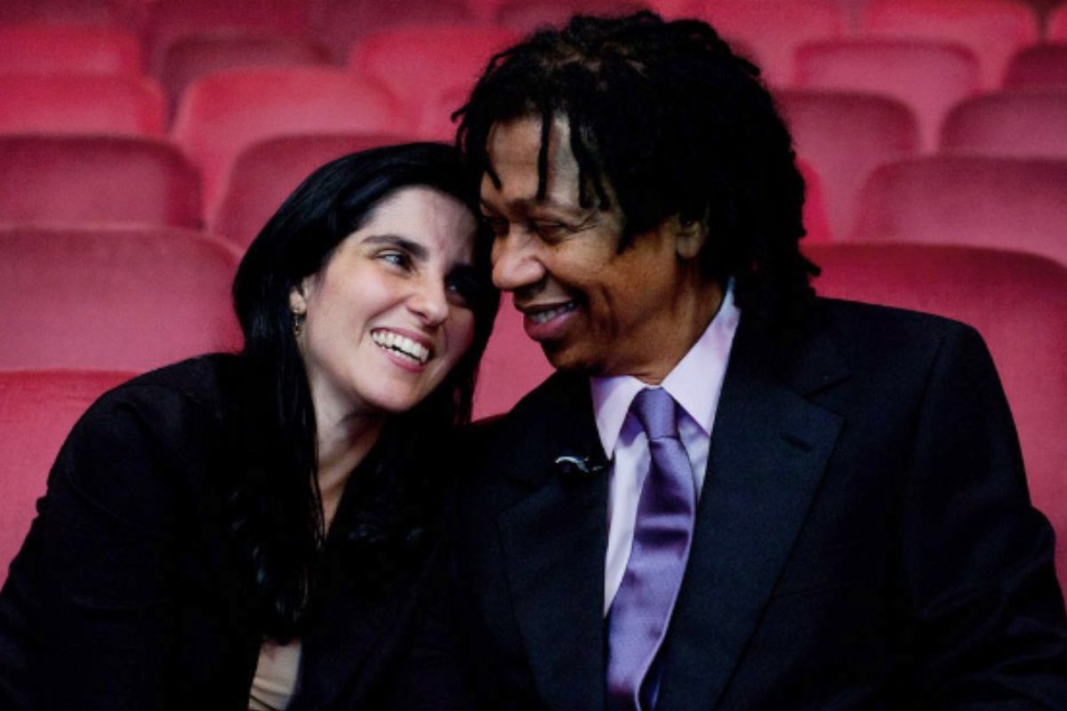 Djavan e esposa