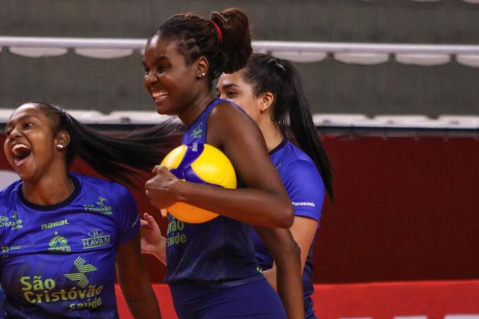 Por que a Fabiana saiu do Osasco de vôlei feminino