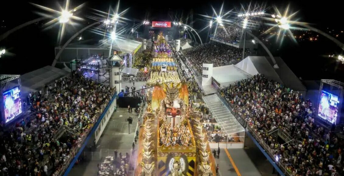 desfile da Gaviões da Fiel